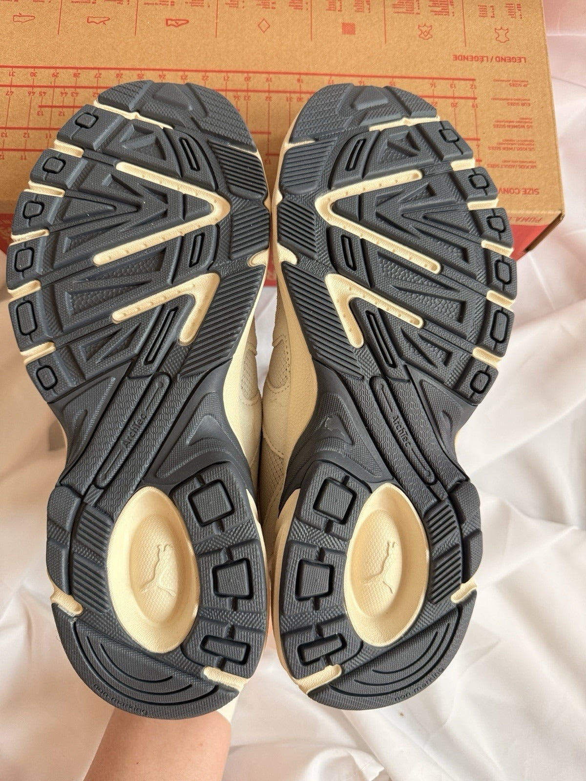 PUMA C25K Trainers UK 7 EU 40 Alpine Snow Puma Silver BNIB 403860-03